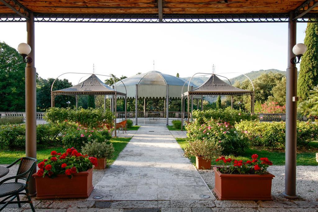 Park Hotel Villa Potenziani Рієті Екстер'єр фото